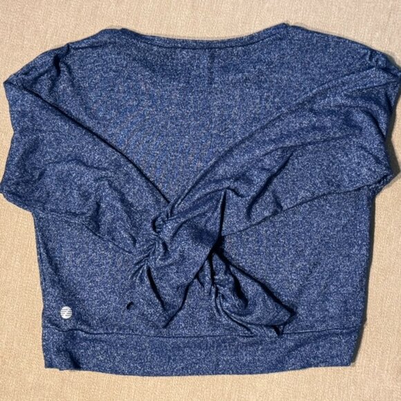 Zella - 3/4 Sleeve Crop - Picture 2 of 2